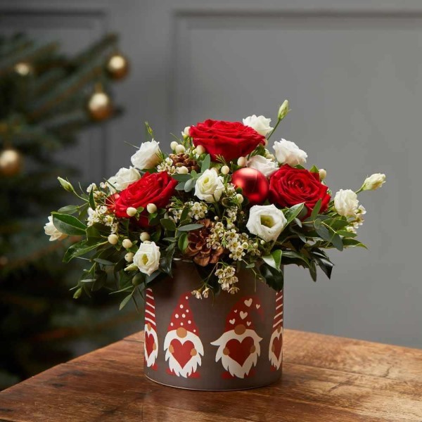 20 Easy Christmas Flower Arrangement Ideas for Your Home
