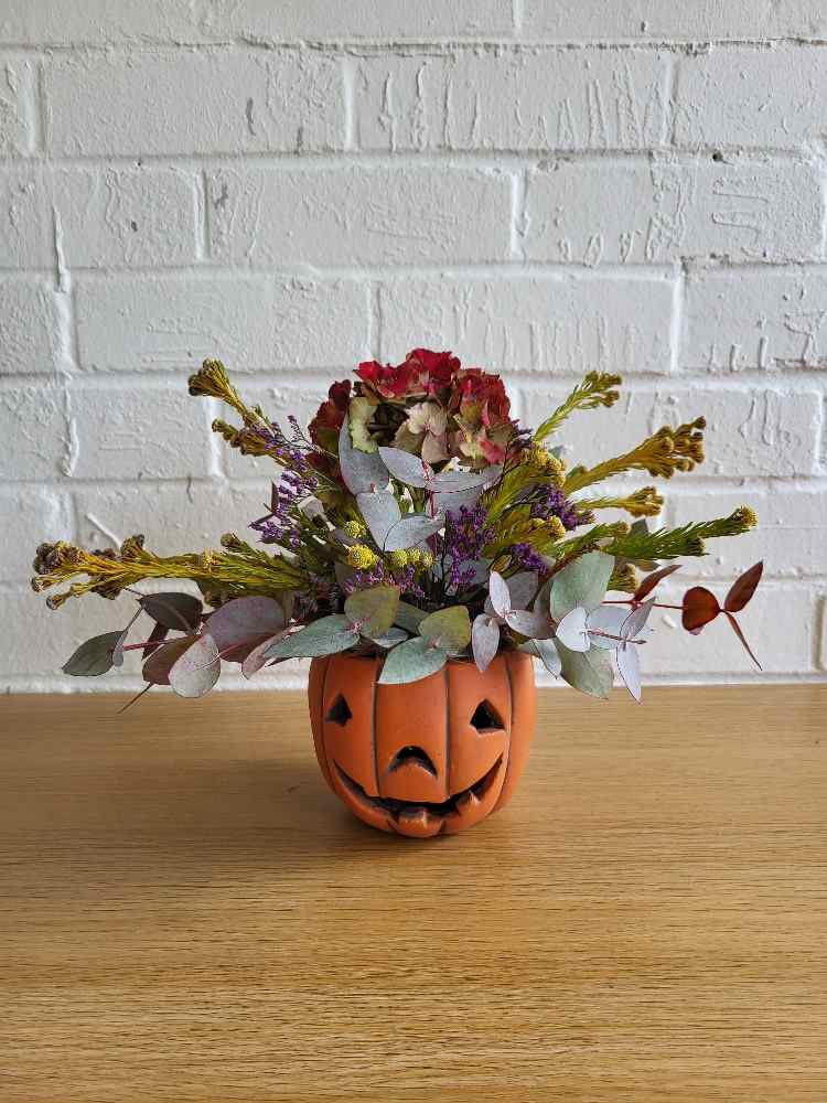 DIY Halloween Pumpkin Pot Floral Arrangement